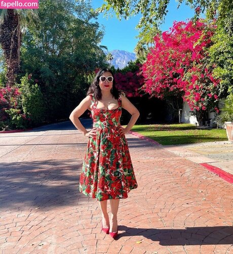 Jennifer Tilly