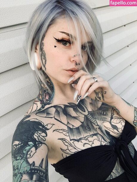 Naakte gelekte OnlyFans-foto van Faithfitzy
