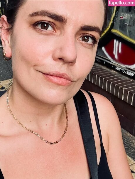 Naakte gelekte OnlyFans-foto van Mary Spender
