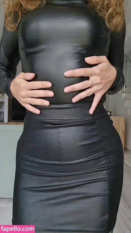 Naakte gelekte OnlyFans-foto van Mirunafitgirl