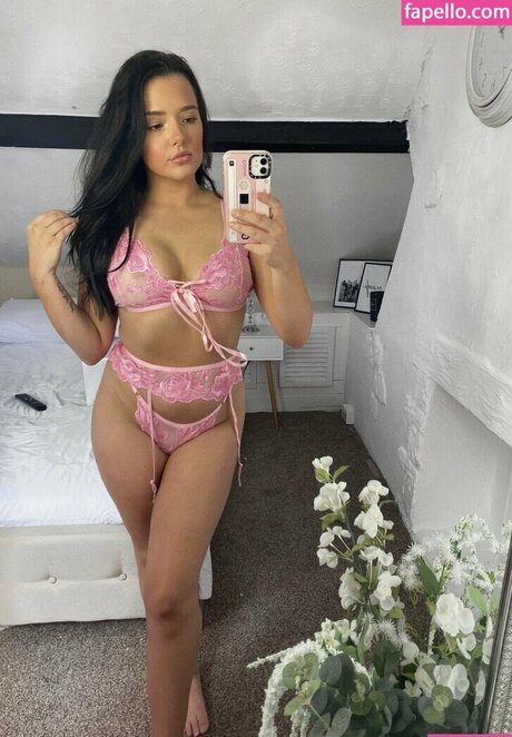 Naakte gelekte OnlyFans-foto van Emily Woods