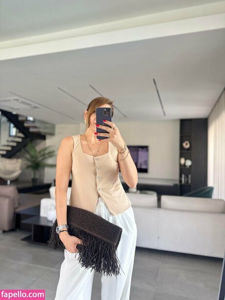 Naakte gelekte OnlyFans-foto van Betl Babacan