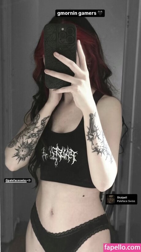 Naakte gelekte OnlyFans-foto van Nicole Clews