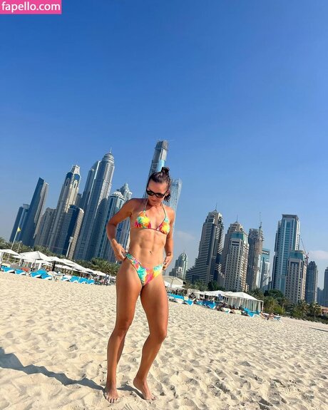 Naakte gelekte OnlyFans-foto van Arina Rodionova