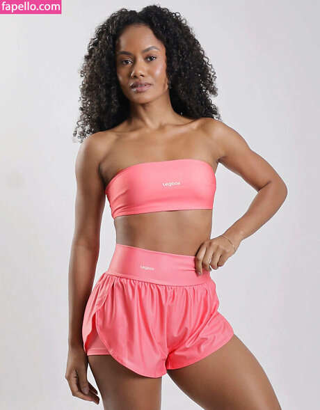 Naakte gelekte OnlyFans-foto van Acassia Diniz