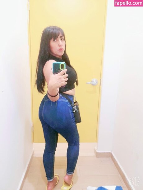 Naakte gelekte OnlyFans-foto van Monica Agundiz