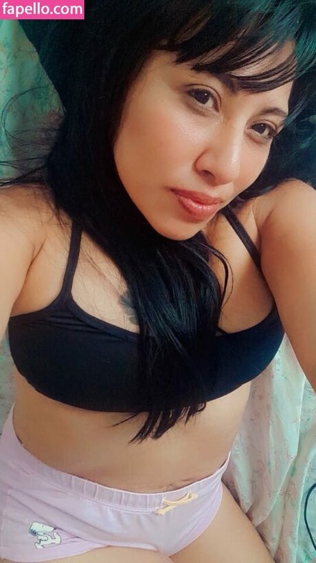 Naakte gelekte OnlyFans-foto van Monica Agundiz
