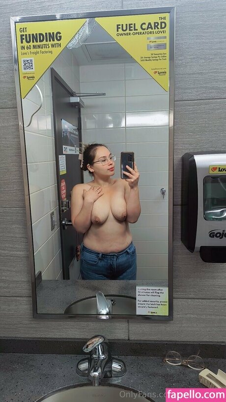 Naakte gelekte OnlyFans-foto van Reldaroo90