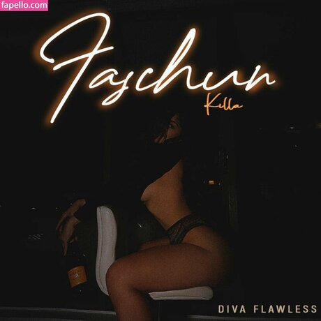 Naakte gelekte OnlyFans-foto van Flawless Diva