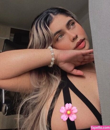 Naakte gelekte OnlyFans-foto van Daniela Villa