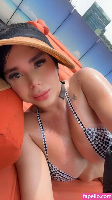 Emily Muneton