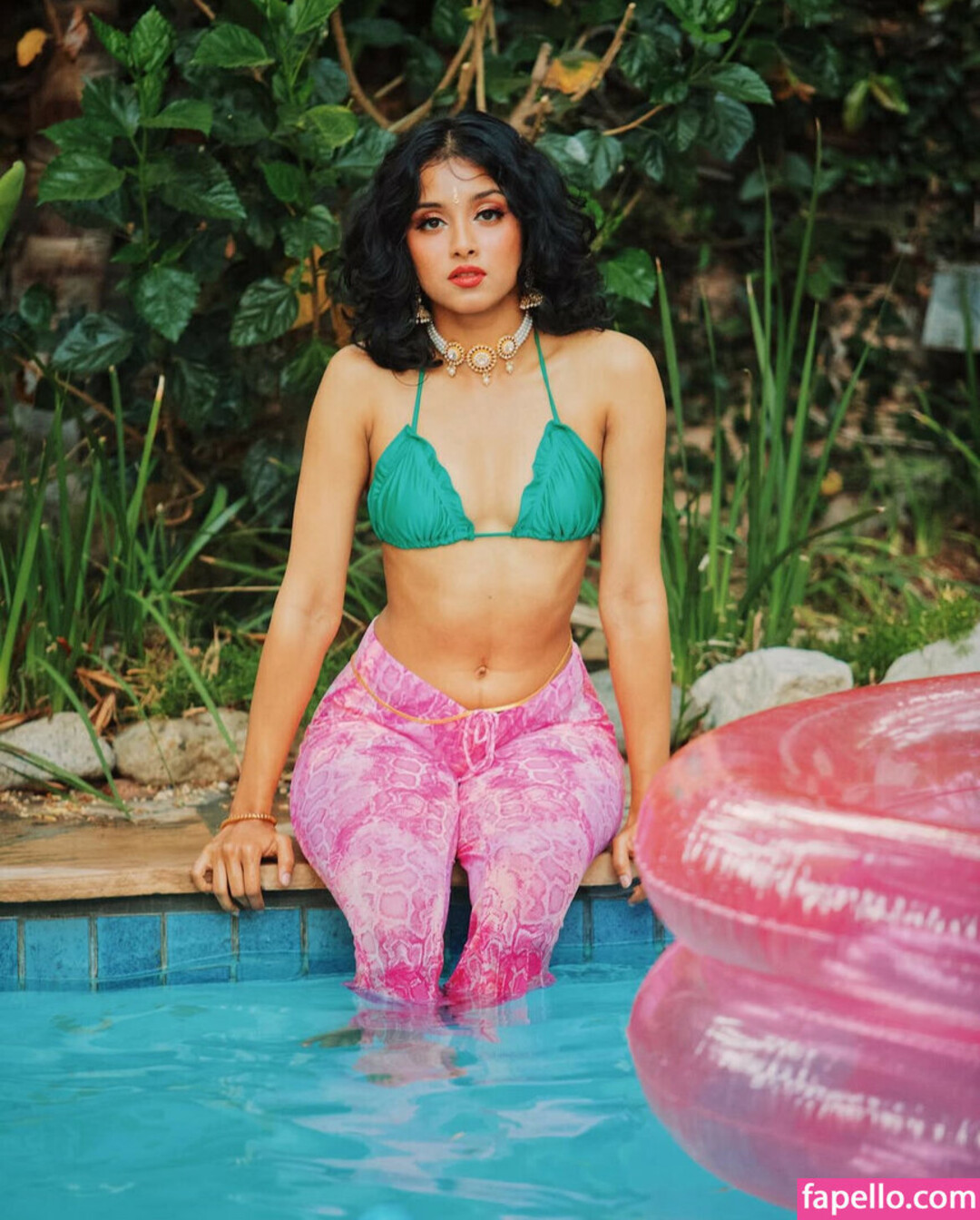 Naakte gelekte OnlyFans-foto van Aathira Rajeev #8 Naakte gelekte OnlyFans-foto van Aathira Rajeev #8