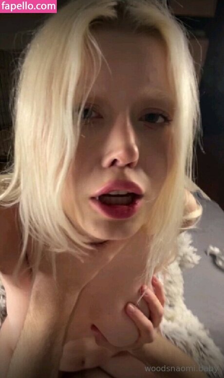 Naakte gelekte OnlyFans-foto van Naomiwoodsofficial
