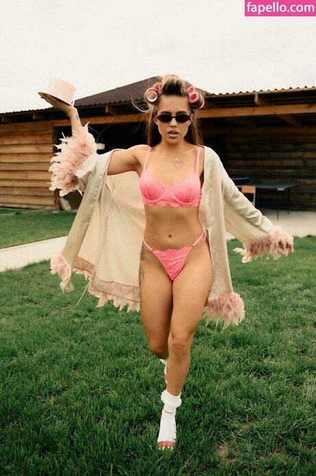 Naakte gelekte OnlyFans-foto van Dasha Grivina