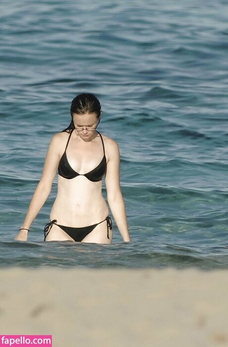 Naakte gelekte OnlyFans-foto van Alexis Bledel