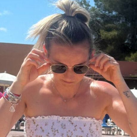 Naakte gelekte OnlyFans-foto van Natalie Handby