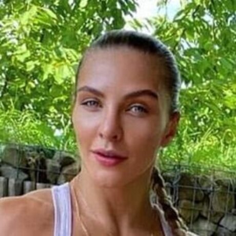 Naakte gelekte OnlyFans-foto van Christina Hammer