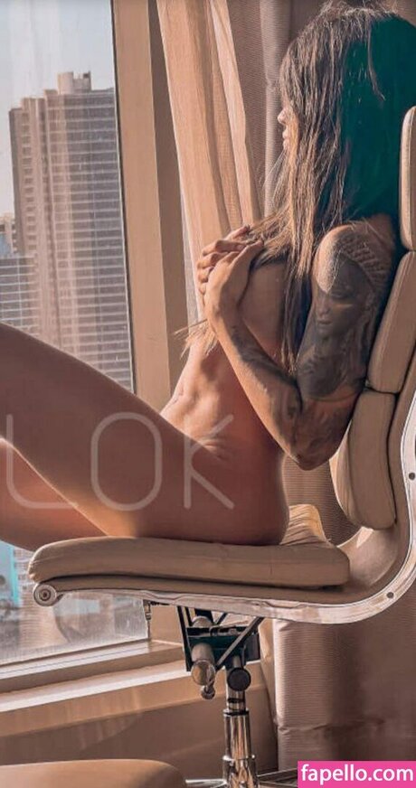 Naakte gelekte OnlyFans-foto van Laura Madrid