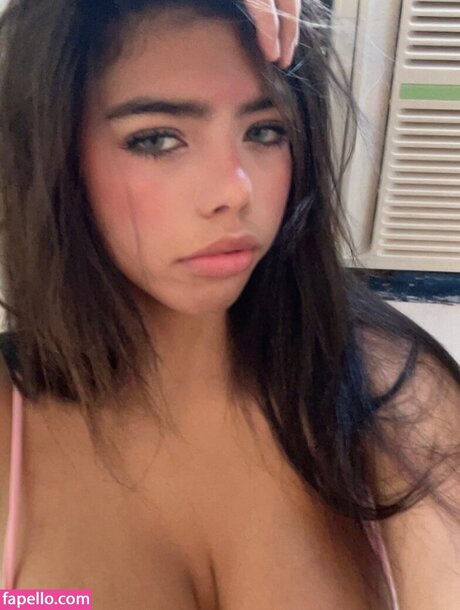 Naakte gelekte OnlyFans-foto van Aleoficial