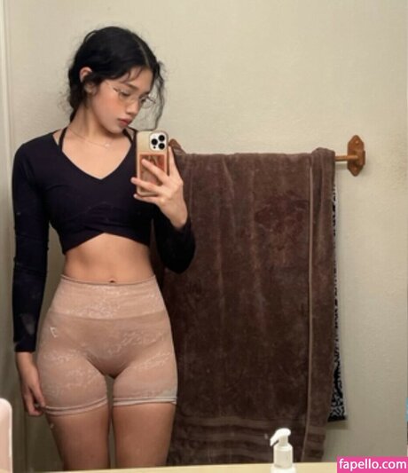 Naakte gelekte OnlyFans-foto van Outrovero