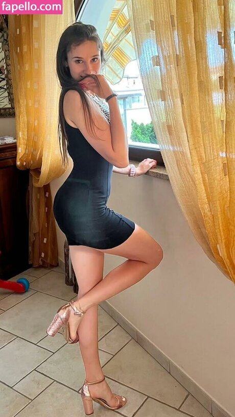 Naakte gelekte OnlyFans-foto van Elisa Santinon