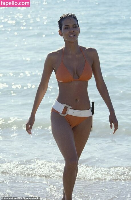 Naakte gelekte OnlyFans-foto van Lashana Lynch