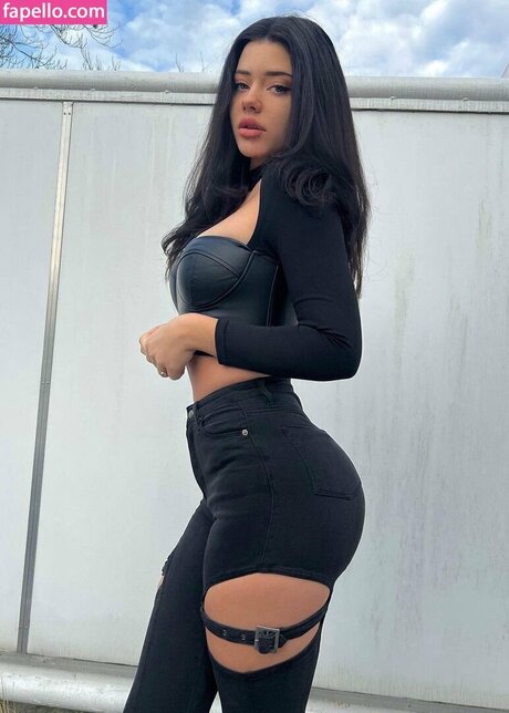 Naakte gelekte OnlyFans-foto van Vanessareinhardt