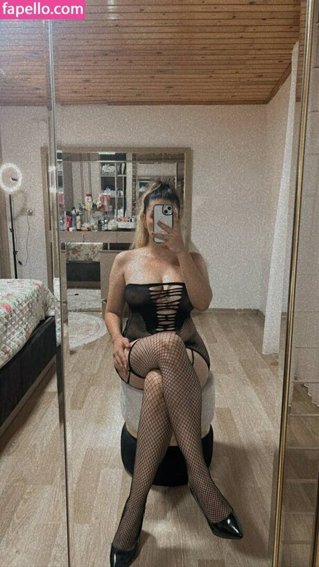 Naakte gelekte OnlyFans-foto van Avatar Kado