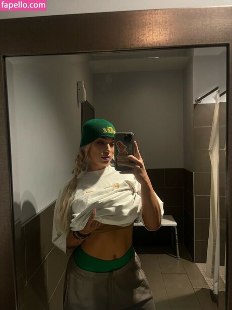 Naakte gelekte OnlyFans-foto van Tayloranderson101