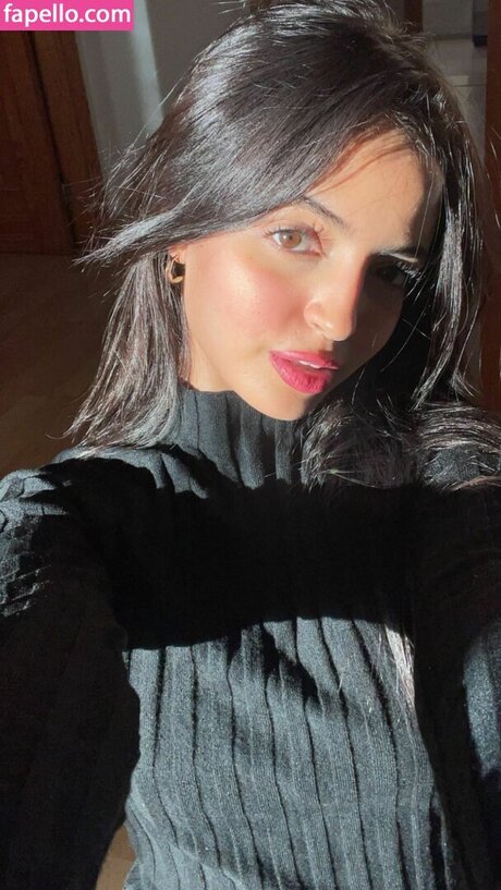 Naakte gelekte OnlyFans-foto van Momortelle Immomortelle