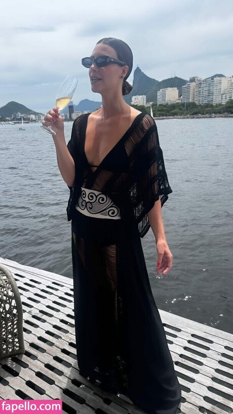 Naakte gelekte OnlyFans-foto van Camila Rodrigues