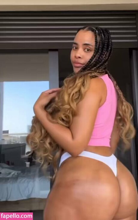 Naakte gelekte OnlyFans-foto van Angela2saucy