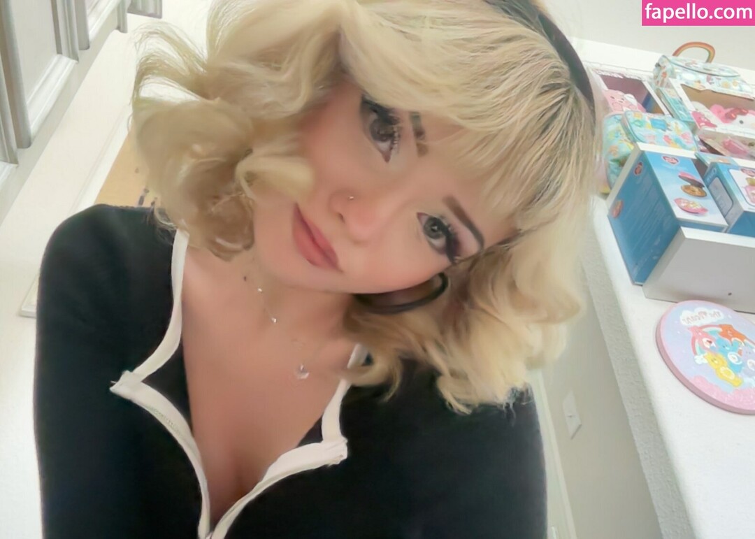 Naakte gelekte OnlyFans-foto van Emmas Myspace #4 Naakte gelekte OnlyFans-foto van Emmas Myspace #4