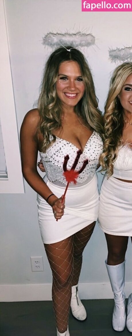 Busty Blondes