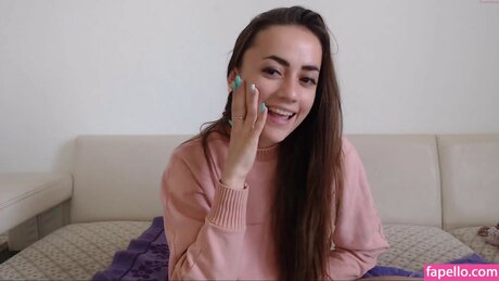 Naakte gelekte OnlyFans-foto van Angelinanew