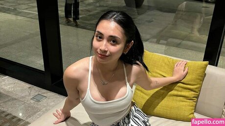 Naakte gelekte OnlyFans-foto van Bea Borres