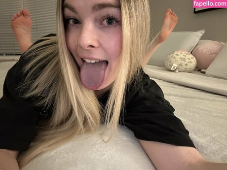 Naakte gelekte OnlyFans-foto van Andrea Elizabeth Xo