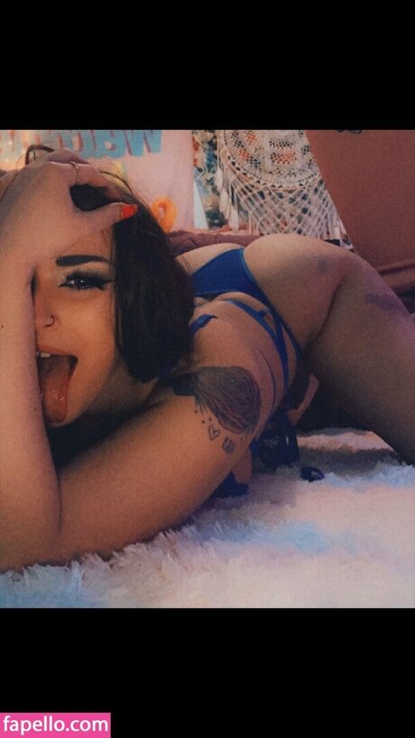 Lindseyunfamous