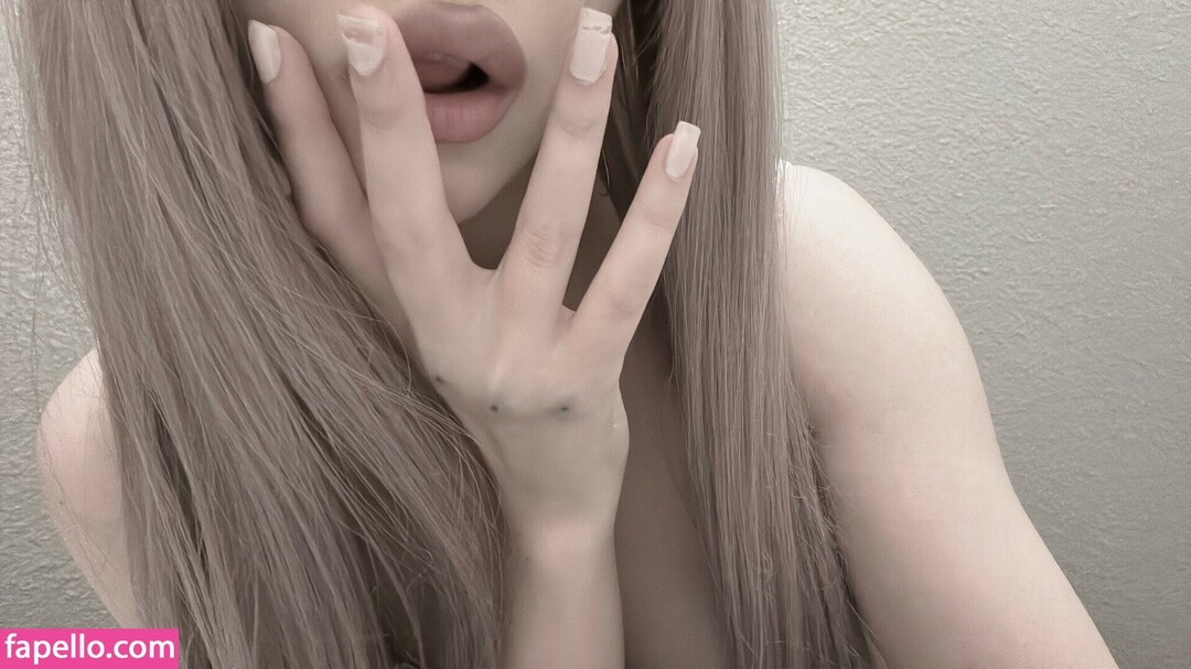 Naakte gelekte OnlyFans-foto van Veildose #11 Naakte gelekte OnlyFans-foto van Veildose #11