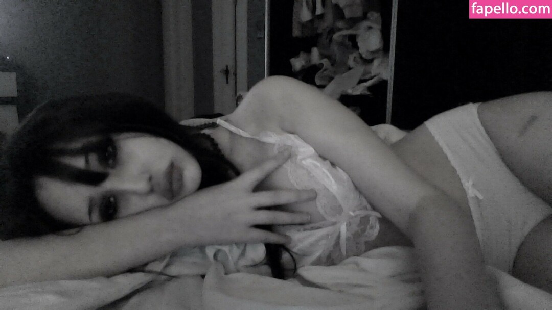 Naakte gelekte OnlyFans-foto van Veildose #15 Naakte gelekte OnlyFans-foto van Veildose #15