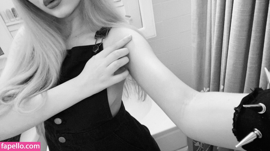 Naakte gelekte OnlyFans-foto van Veildose #41 Naakte gelekte OnlyFans-foto van Veildose #41