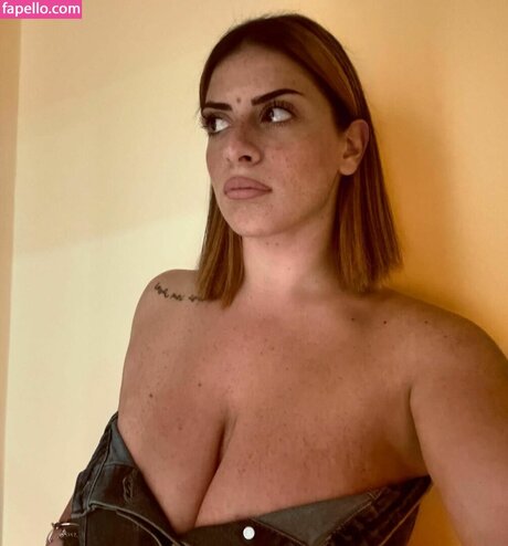Naakte gelekte OnlyFans-foto van Martina Rolando