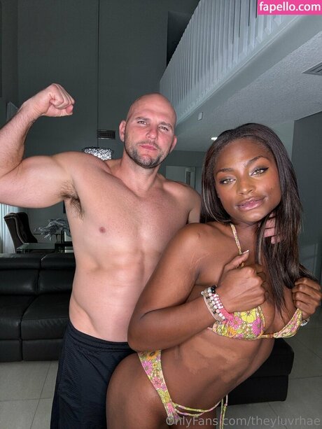 Naakte gelekte OnlyFans-foto van Rhae Woods