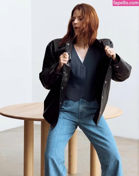 Rose Leslie