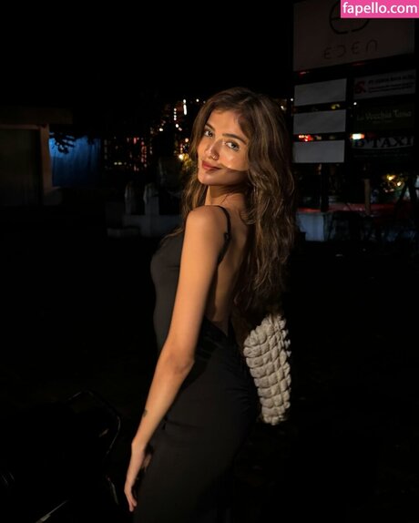 Naakte gelekte OnlyFans-foto van Ishitasgj