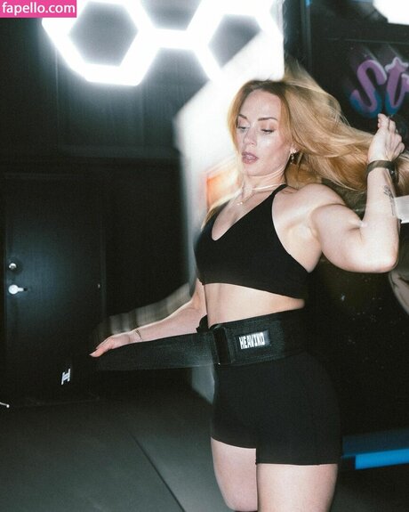 Naakte gelekte OnlyFans-foto van Meg Gallagher