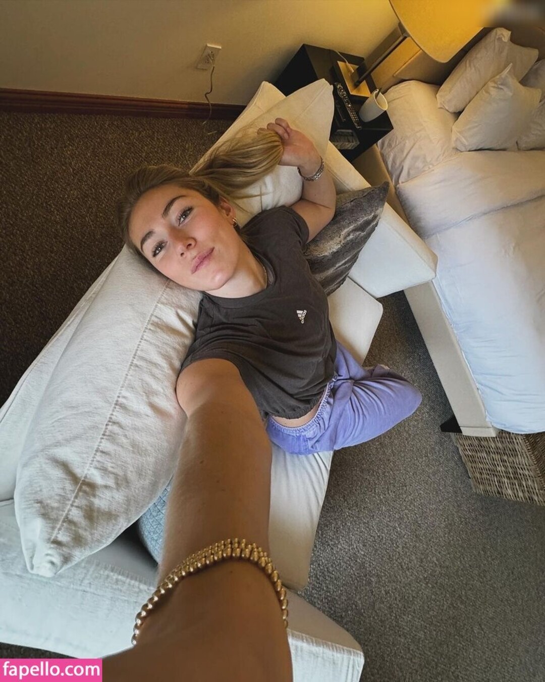 Naakte gelekte OnlyFans-foto van Mikaela Shiffrin #24 Naakte gelekte OnlyFans-foto van Mikaela Shiffrin #24