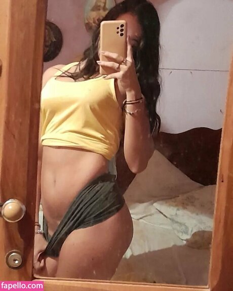 Naakte gelekte OnlyFans-foto van Luz Medina