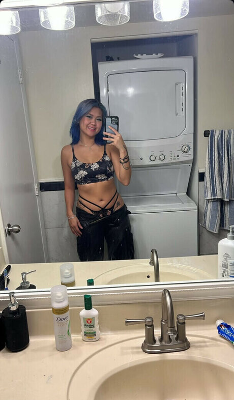Naakte gelekte OnlyFans-foto van Ashleyluv101