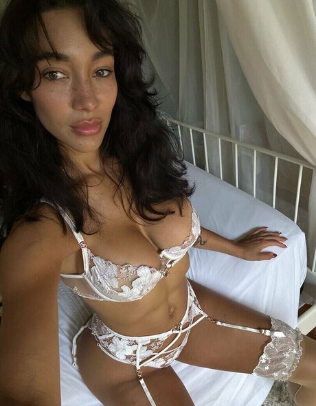 Naakte gelekte OnlyFans-foto van Theresa Zimmerman